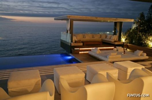 Most Spectacular Contemporary Home Swimming Pools