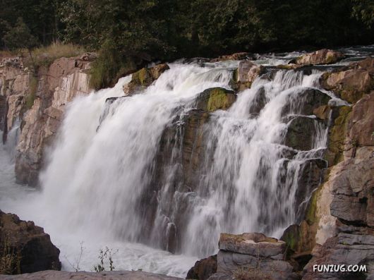 Beautiful Hogenakkal Falls, India
