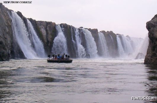 Beautiful Hogenakkal Falls, India