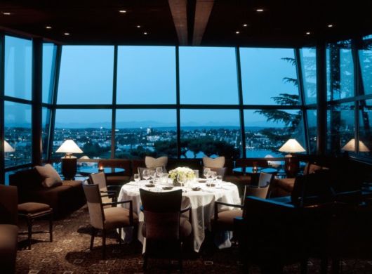 Amazing Restaurants With Incredible Views  