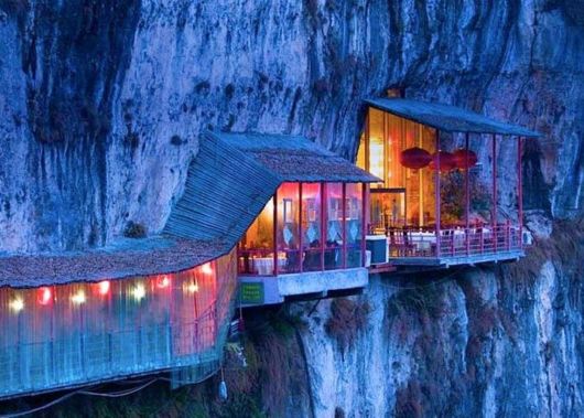 Amazing Restaurants With Incredible Views  