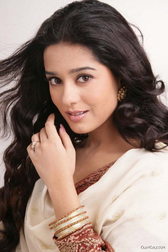 Amrita Rao Exclusive Photo Gallery 