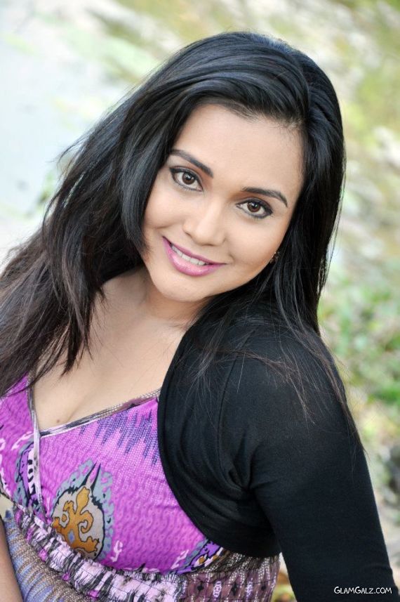 Sri Lankan Online Models: Gayathri Dias