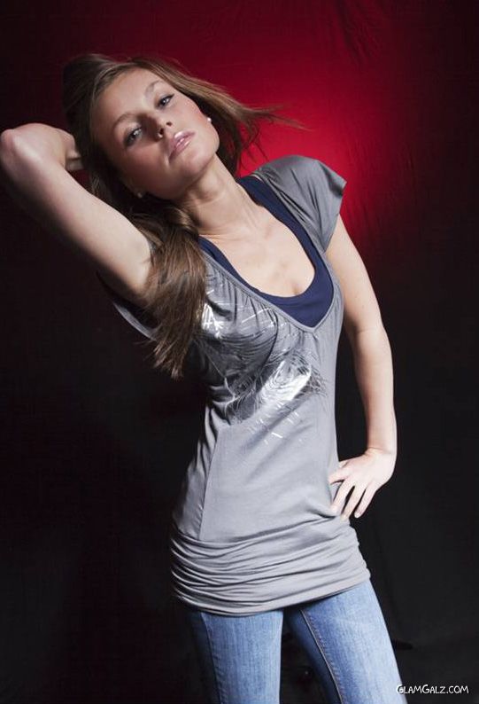 Beautiful Model Maren Photoshoot