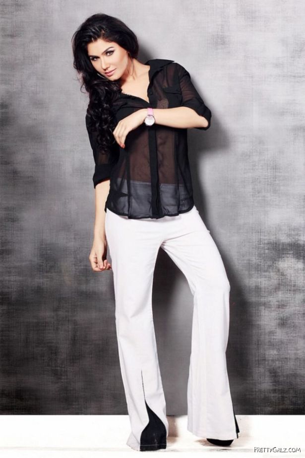 Kangana Sharma Portfolio Gallery